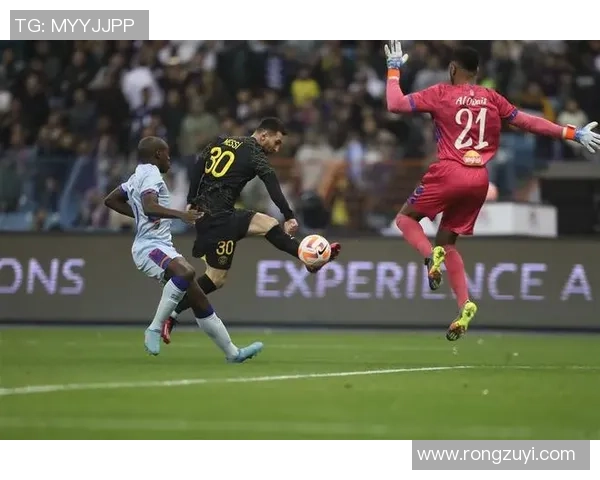 英超激战尤文图斯大胜巴黎圣日耳曼红牌争议引发全场热议